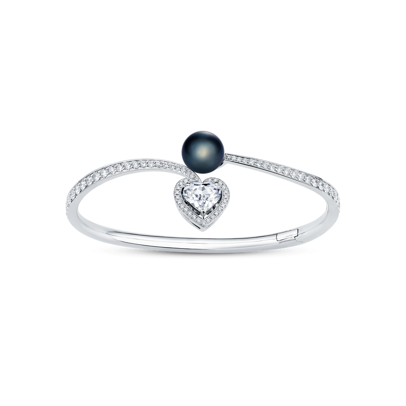 Venus Diamond Heart Pav&eacute; Bangle