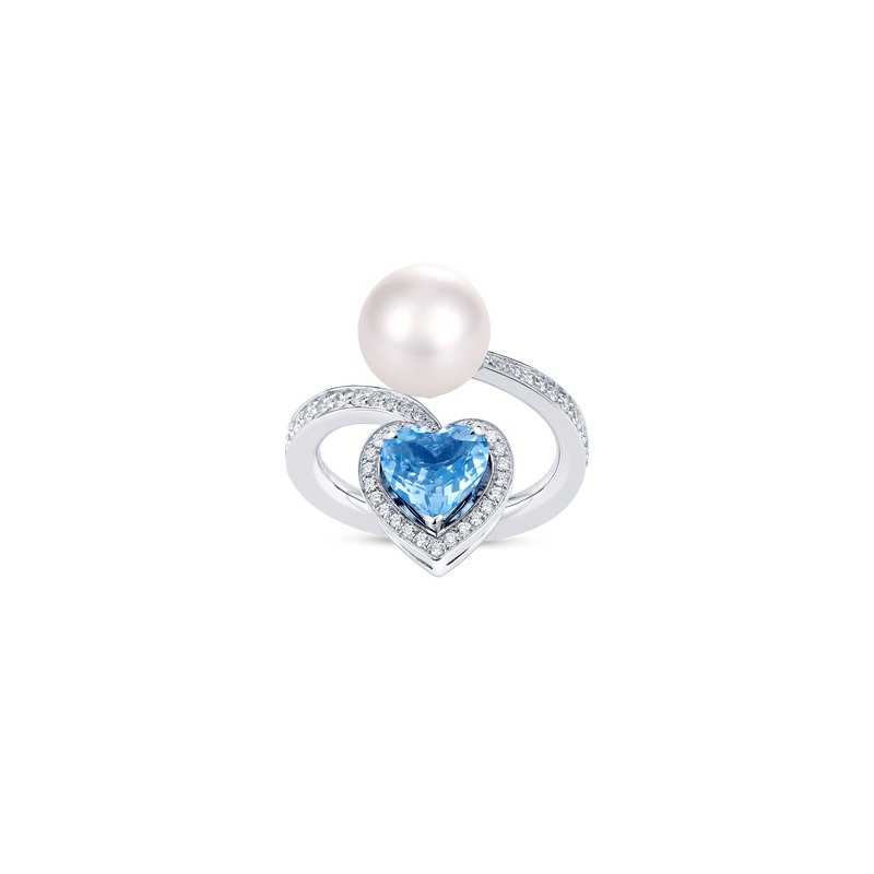 Venus Aquamarine and Diamond Pav&eacute; Ring