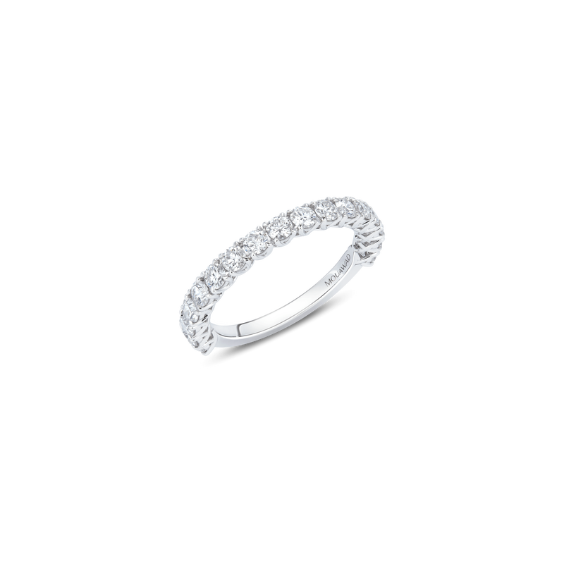 Diamond Essentials 半永恆樂隊